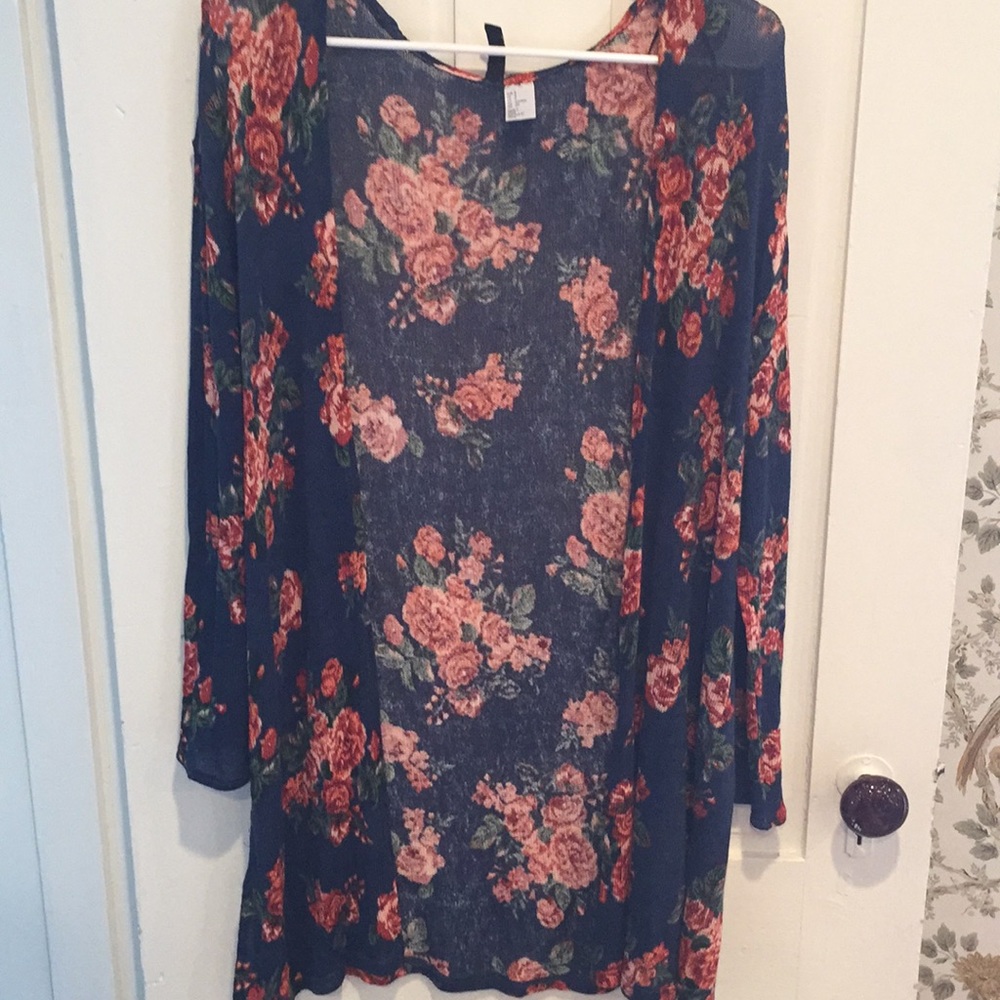 Floral, lightweight sweater